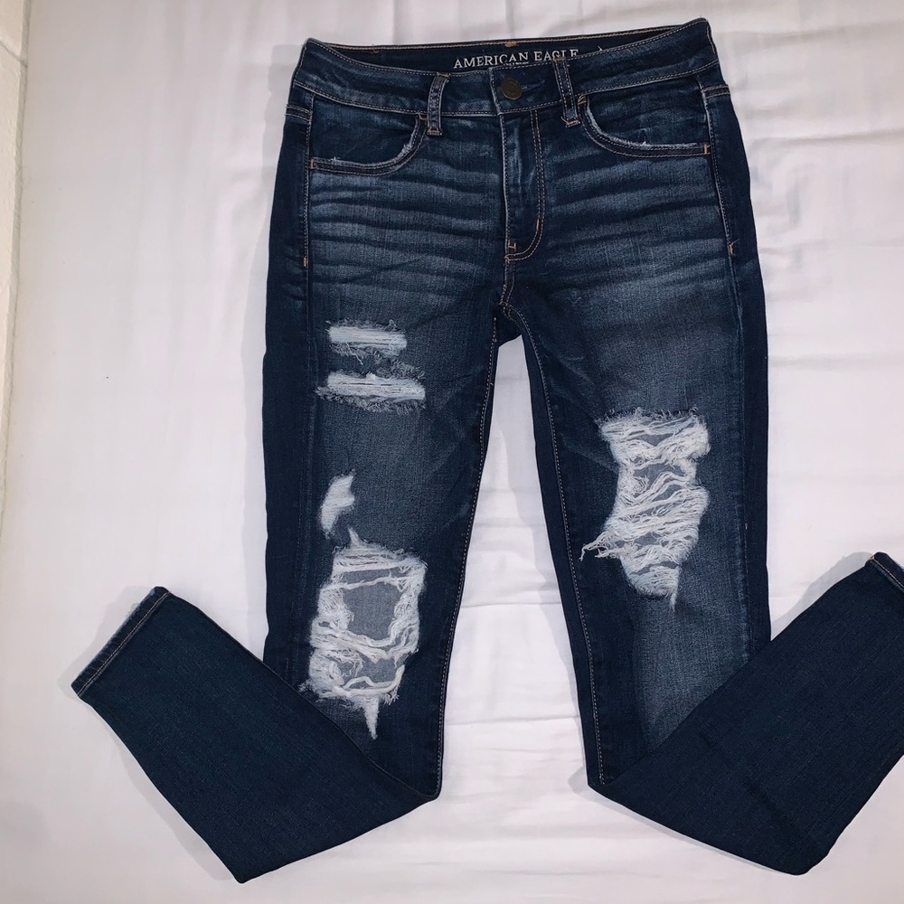 American Eagle Mid/ High Rise Ripped Jean